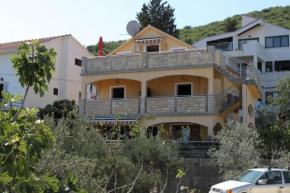 Apartments with a parking space Preko, Ugljan - 8428